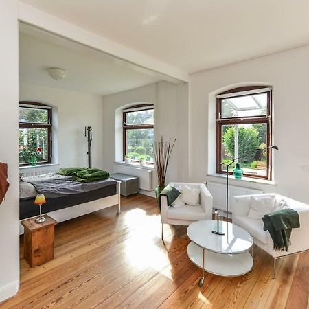 Kanalvilla - Urlaub Am Nord-Ostseekanal - Zwei Ferienwohnungen Im Angebot- Eine Im Dachgeschoss Und Eine Wohnung Mit Garten Sehestedt  Extérieur photo