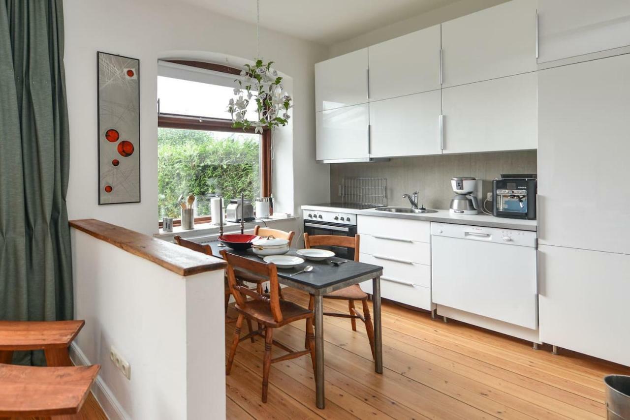Kanalvilla - Urlaub Am Nord-Ostseekanal - Zwei Ferienwohnungen Im Angebot- Eine Im Dachgeschoss Und Eine Wohnung Mit Garten Sehestedt  Extérieur photo