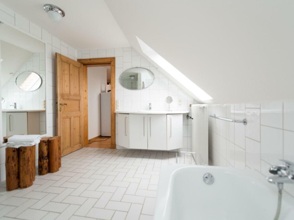 Kanalvilla - Urlaub Am Nord-Ostseekanal - Zwei Ferienwohnungen Im Angebot- Eine Im Dachgeschoss Und Eine Wohnung Mit Garten Sehestedt  Extérieur photo